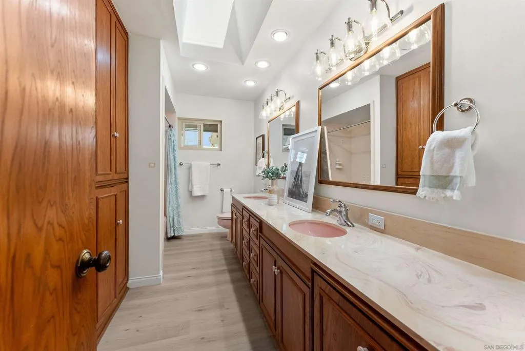 1177 Muirlands Vista Way, La Jolla, California 92037 home-pic-23