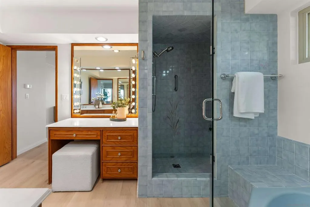 1177 Muirlands Vista Way, La Jolla, California 92037 home-pic-16