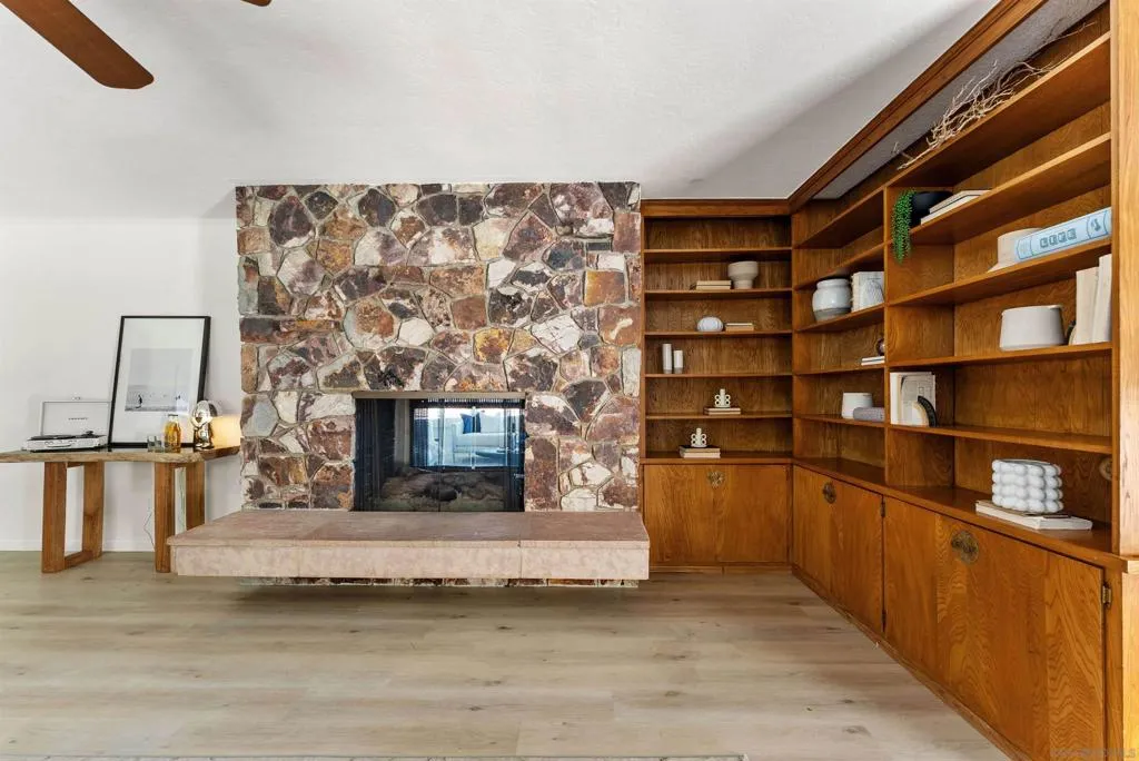 1177 Muirlands Vista Way, La Jolla, California 92037 home-pic-17