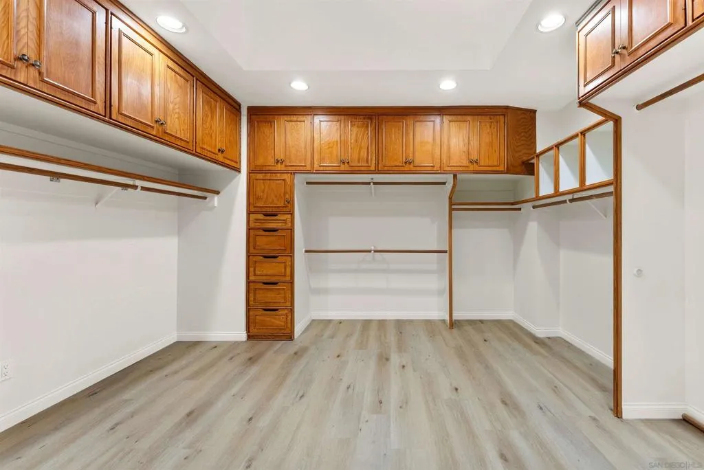 1177 Muirlands Vista Way, La Jolla, California 92037 home-pic-15