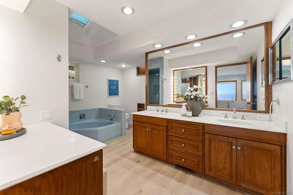 1177 Muirlands Vista Way, La Jolla, California 92037 home-pic-14