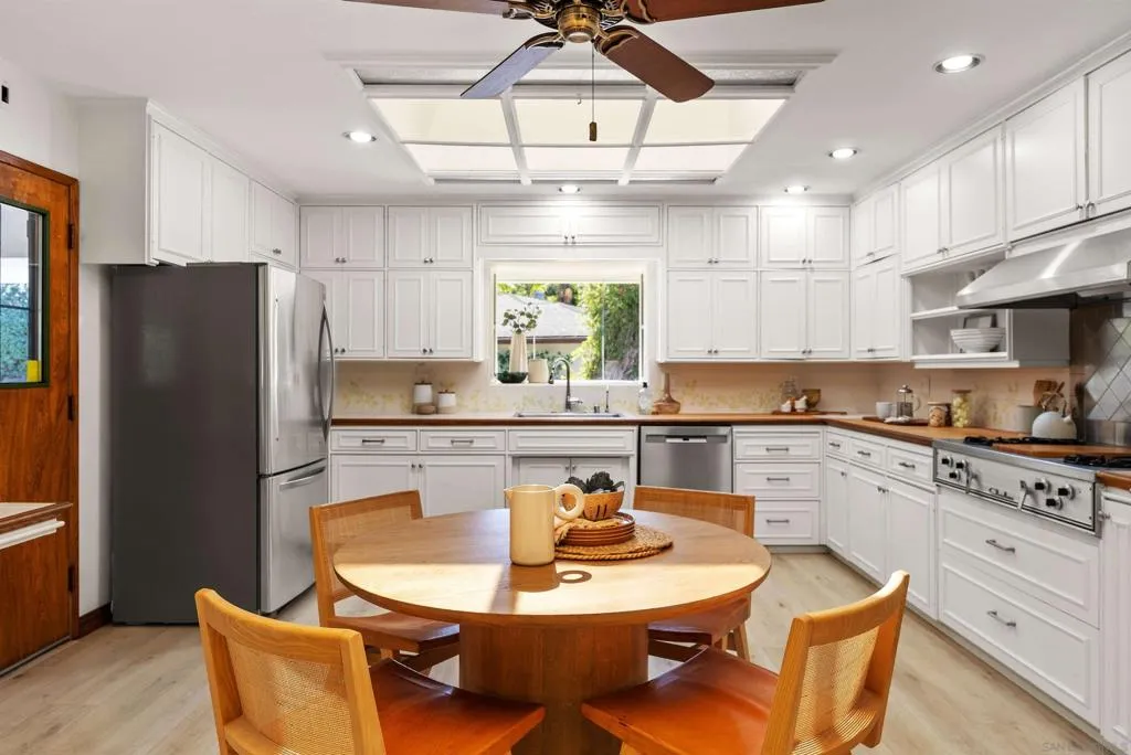 1177 Muirlands Vista Way, La Jolla, California 92037 home-pic-19