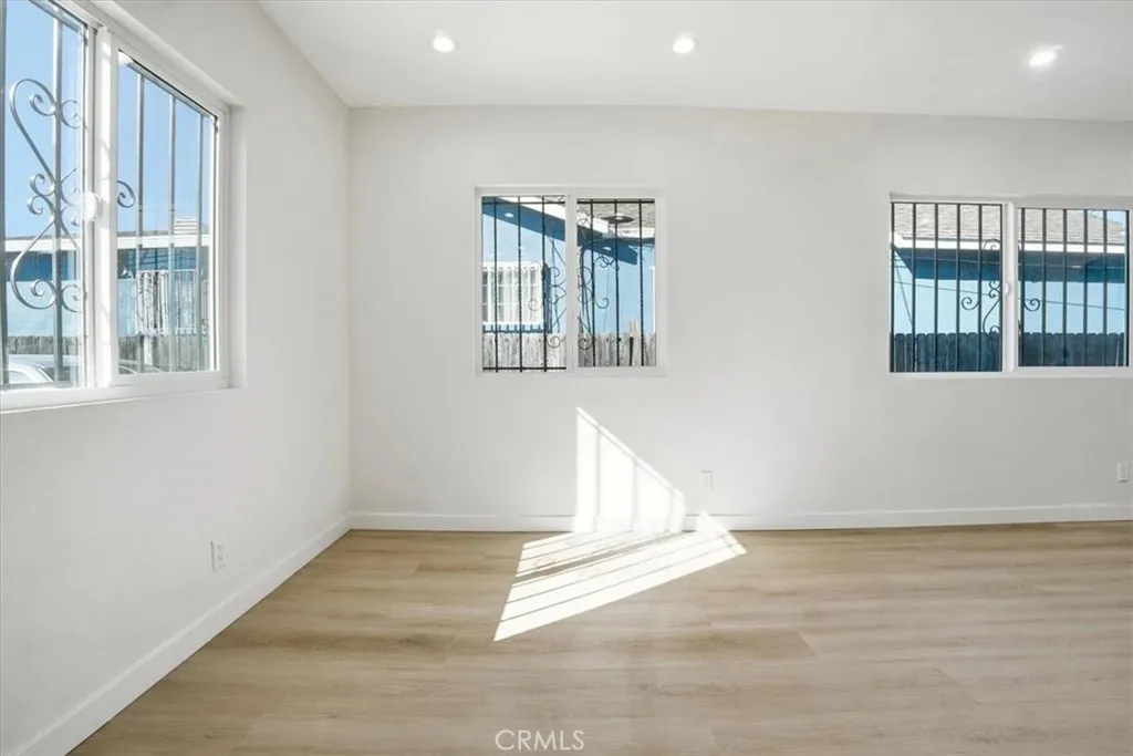 224 W 107th, Los Angeles, California 90003 home-pic-20