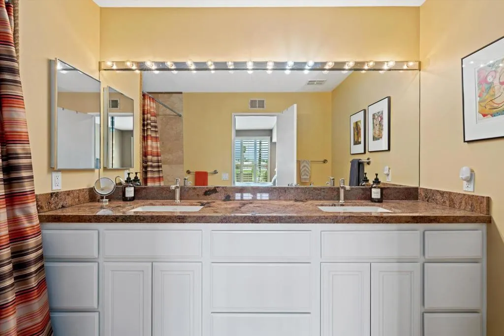 54053 Oak Hill, La Quinta, California 92253 home-pic-16