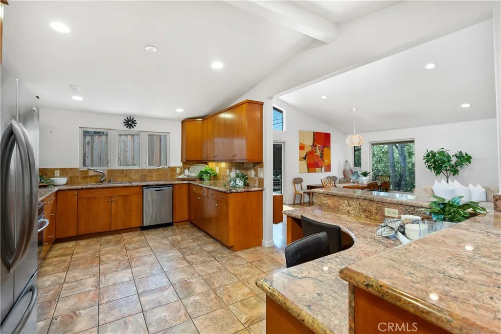 2377 Silver Ridge Avenue, Los Angeles, California 90039 home-pic-8