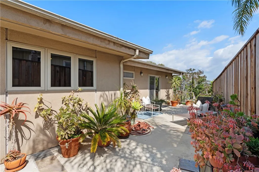2377 Silver Ridge Avenue, Los Angeles, California 90039 home-pic-24