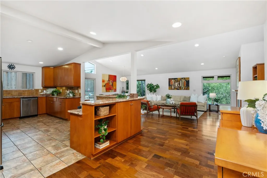 2377 Silver Ridge Avenue, Los Angeles, California 90039 home-pic-7