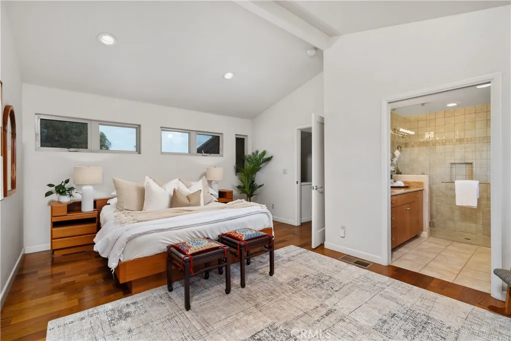 2377 Silver Ridge Avenue, Los Angeles, California 90039 home-pic-11