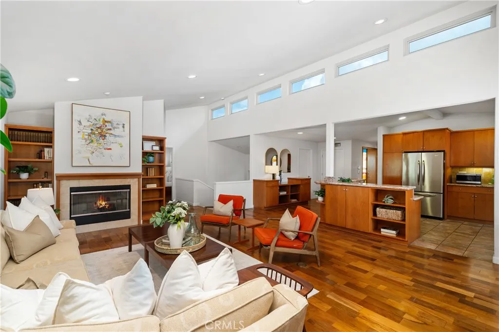 2377 Silver Ridge Avenue, Los Angeles, California 90039 home-pic-1