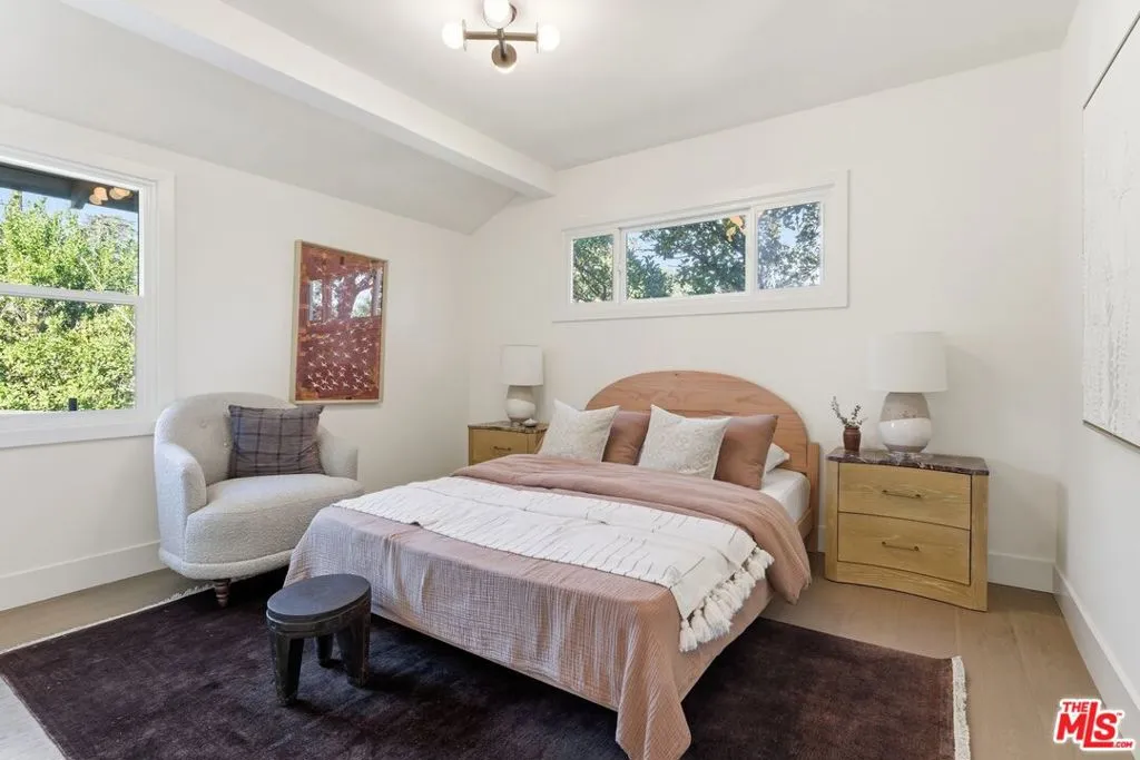 7401 Costello Avenue, Van Nuys, California 91405 home-pic-35