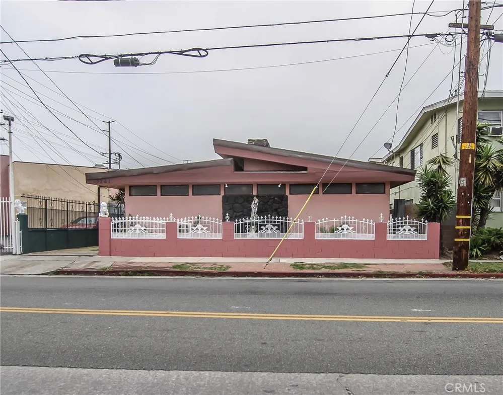 3241 Santa Ana, Huntington Park, California 90255 home-pic-0