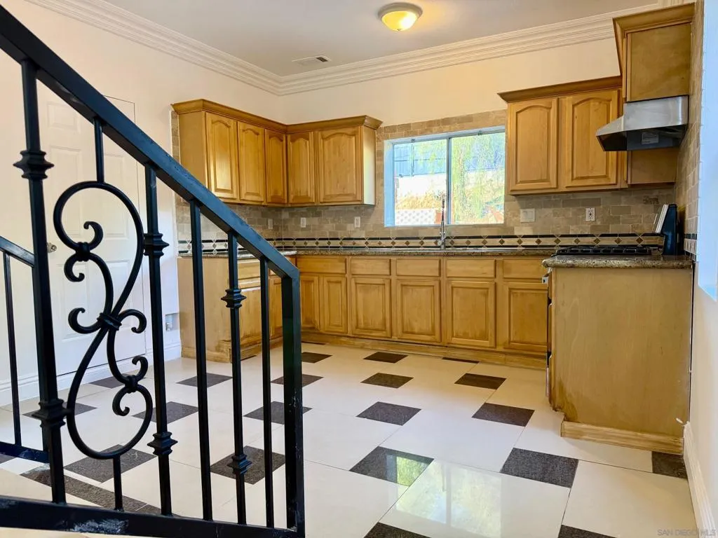 3024 46th Street, San Diego, California 92105 home-pic-10