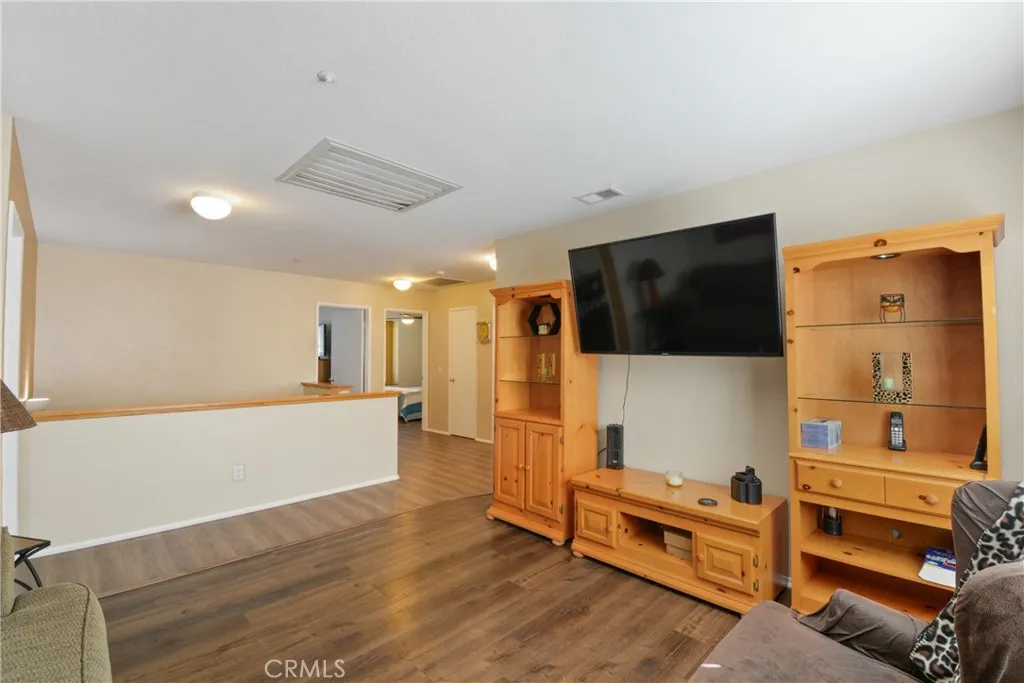 17049 La Vesu Rd., Fontana, California 92337 home-pic-14