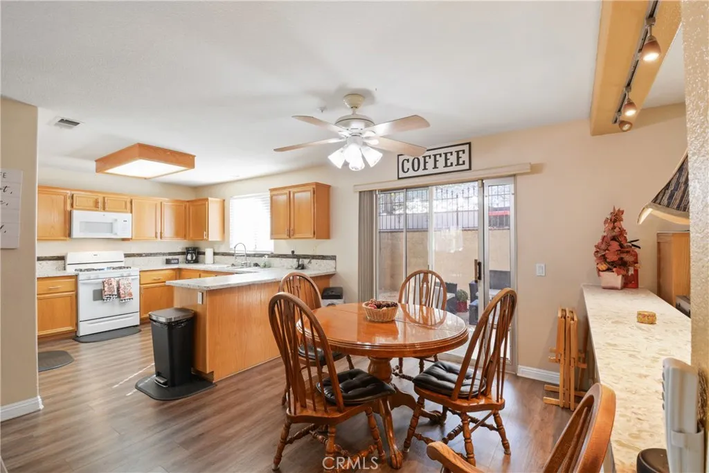 17049 La Vesu Rd., Fontana, California 92337 home-pic-5