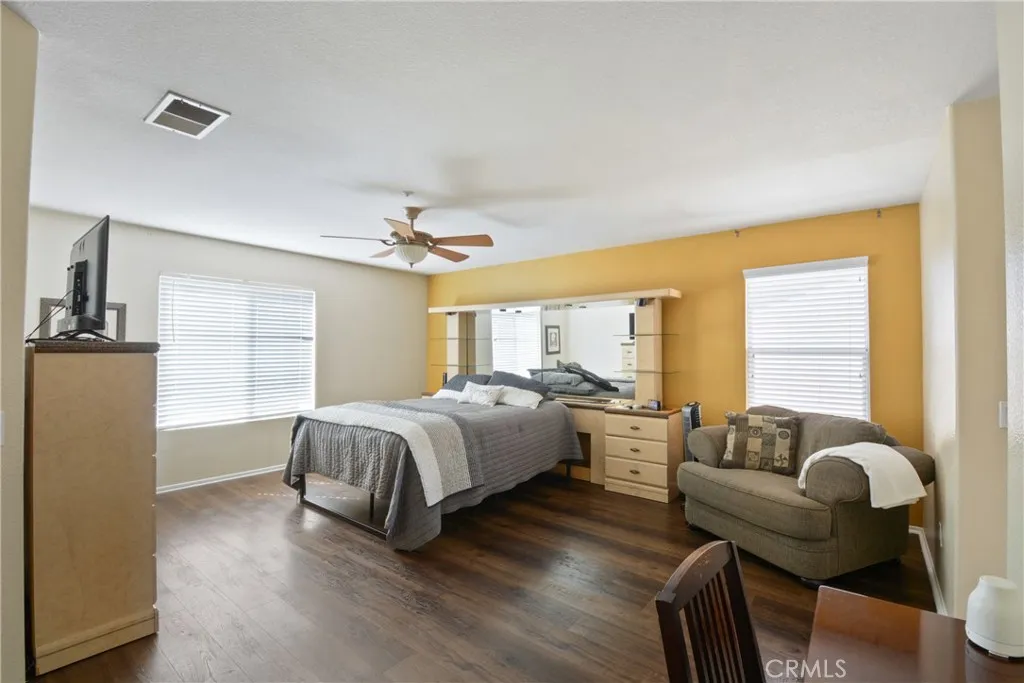17049 La Vesu Rd., Fontana, California 92337 home-pic-15