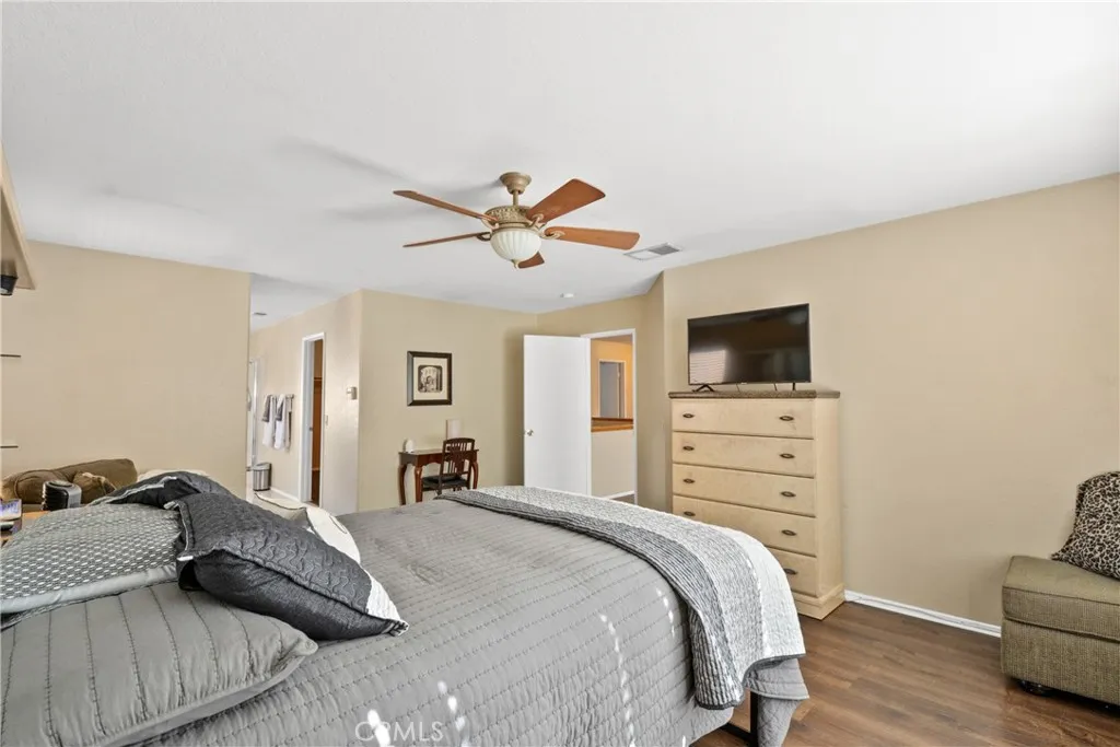 17049 La Vesu Rd., Fontana, California 92337 home-pic-16