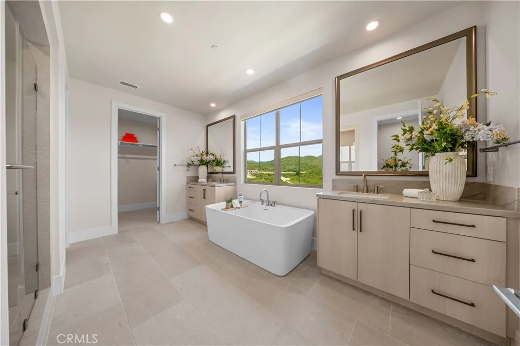 122 Mossvine, Irvine, California 92618 home-pic-25