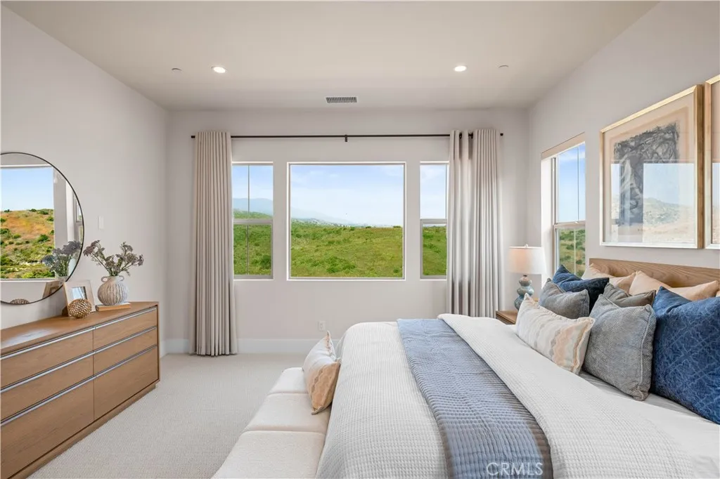 122 Mossvine, Irvine, California 92618 home-pic-19