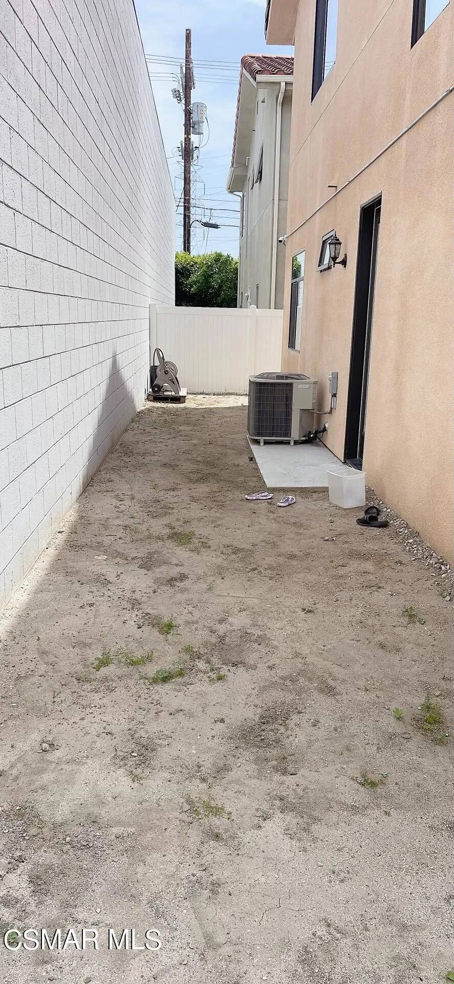 7608 W Ani Way, North Hollywood, California 91605 home-pic-16