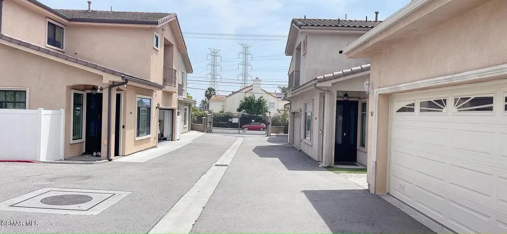 7608 W Ani Way, North Hollywood, California 91605 home-pic-4