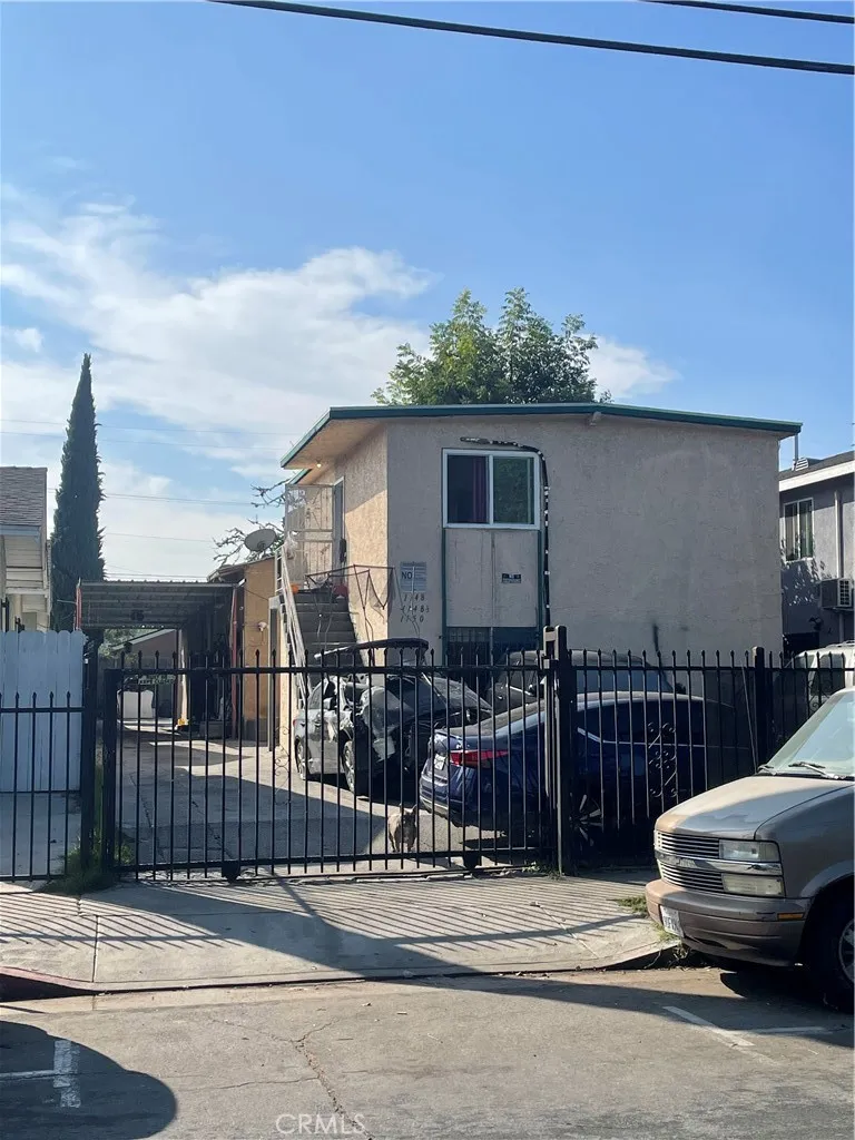 1150 E 51st, Los Angeles, California 90011 home-pic-1