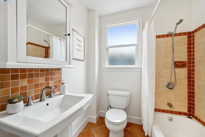 3764 35th Avenue, Oakland, California 94619