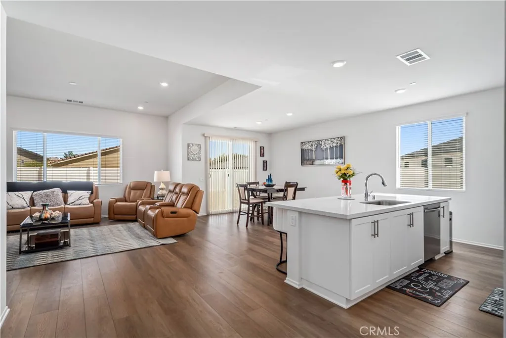 45628 Rachel Avenue, Lancaster, California 93535 home-pic-5