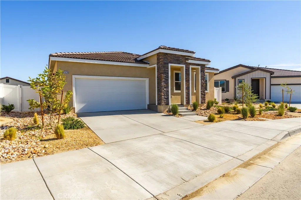 45628 Rachel Avenue, Lancaster, California 93535 home-pic-2