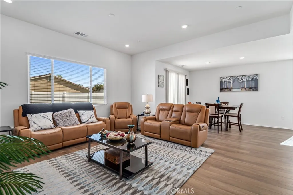 45628 Rachel Avenue, Lancaster, California 93535 home-pic-8