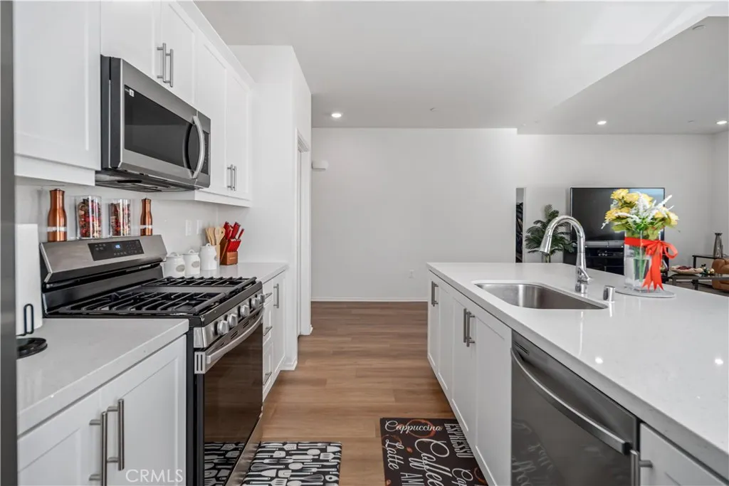 45628 Rachel Avenue, Lancaster, California 93535 home-pic-12