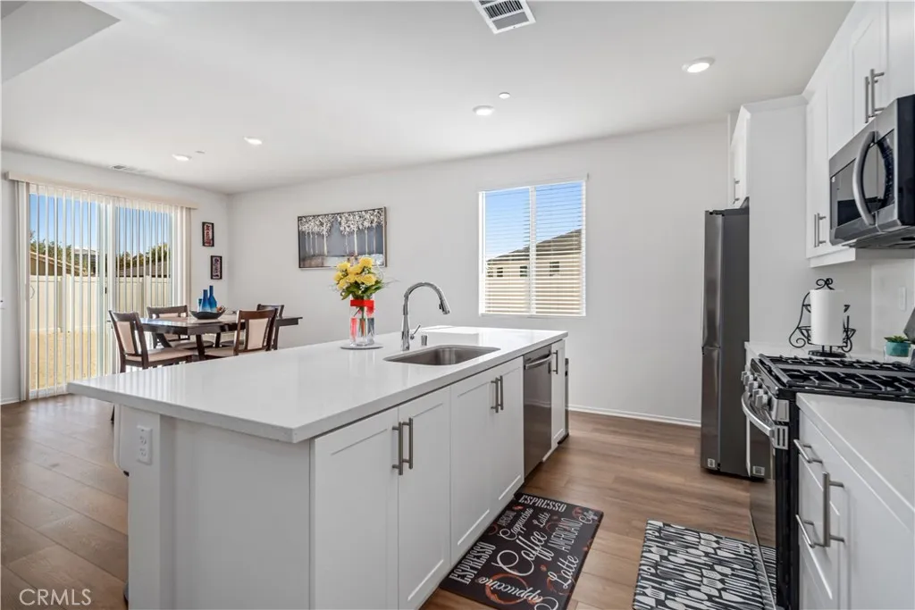 45628 Rachel Avenue, Lancaster, California 93535 home-pic-11