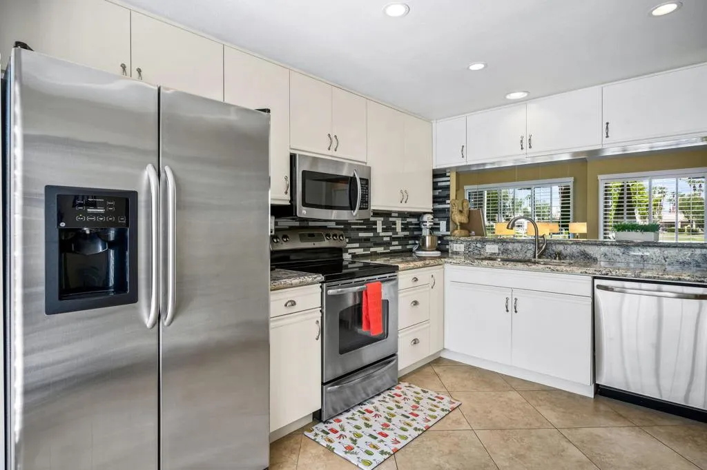 55706 Riviera, La Quinta, California 92253 home-pic-18