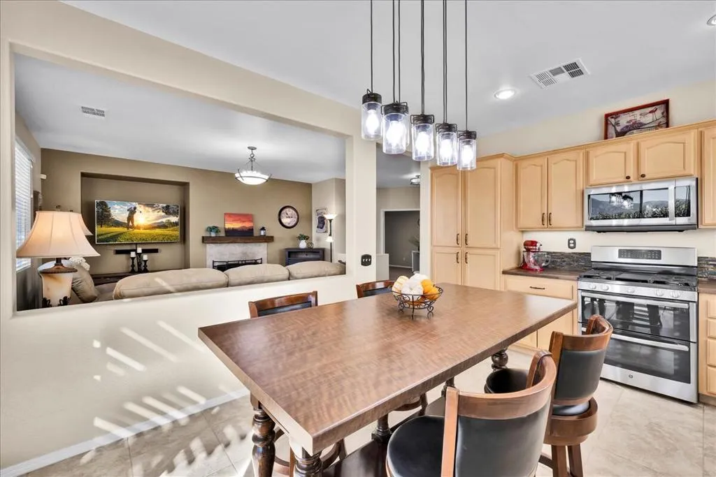 65565 Acoma Avenue 1, Desert Hot Springs, California 92240 home-pic-11