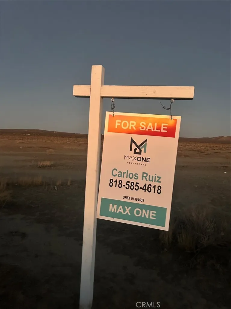 One Sign on 140th St E.