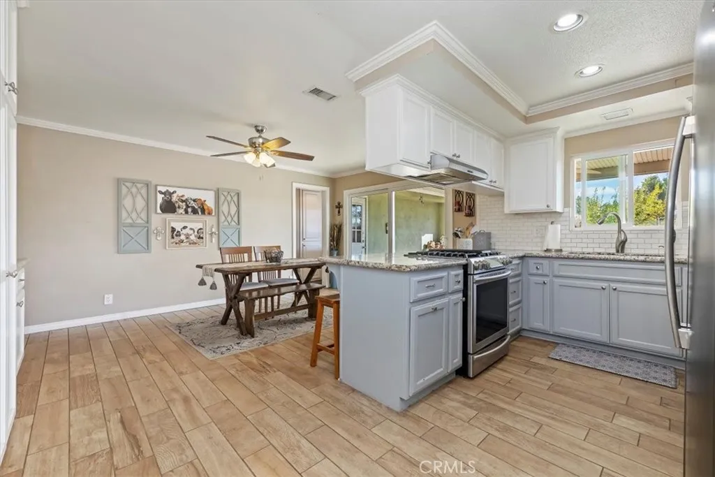 2041 Mountain, Norco, California 92860 home-pic-19