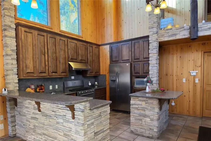 39050 Willow Landing, Big Bear Lake, California 92315