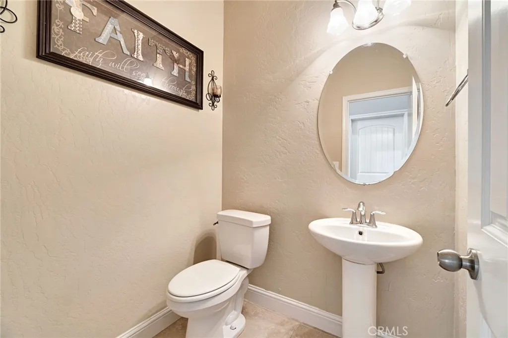 6165 E Farrin, Fresno, California 93727 home-pic-17