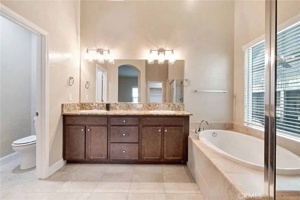 6165 E Farrin, Fresno, California 93727 home-pic-25