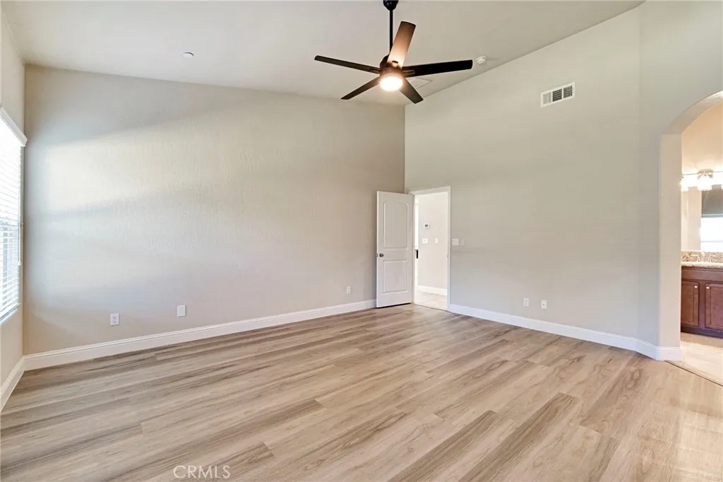 6165 E Farrin, Fresno, California 93727 home-pic-21