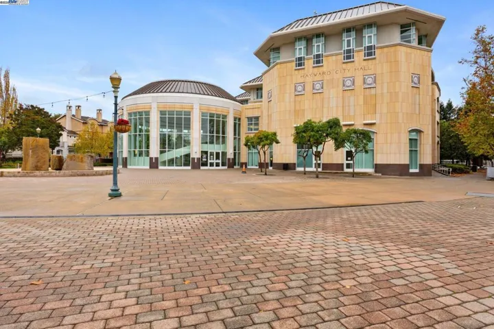 neighborhood photo -  city hall