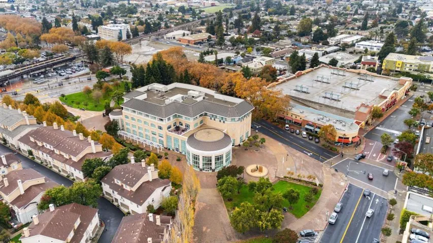neighborhood photo - city hall