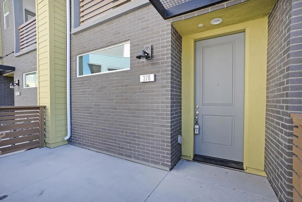 370 Gateway Dr, El Cajon, California 92020 home-pic-5