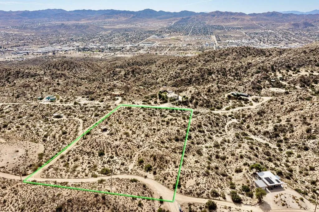 101 Nelson Road, Yucca Valley, California 92284 home-pic-8