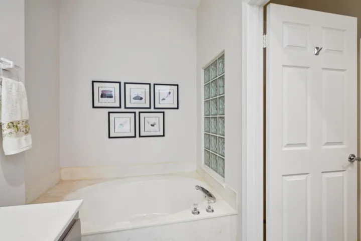 32-print-Willowrich Dr-S0111-032