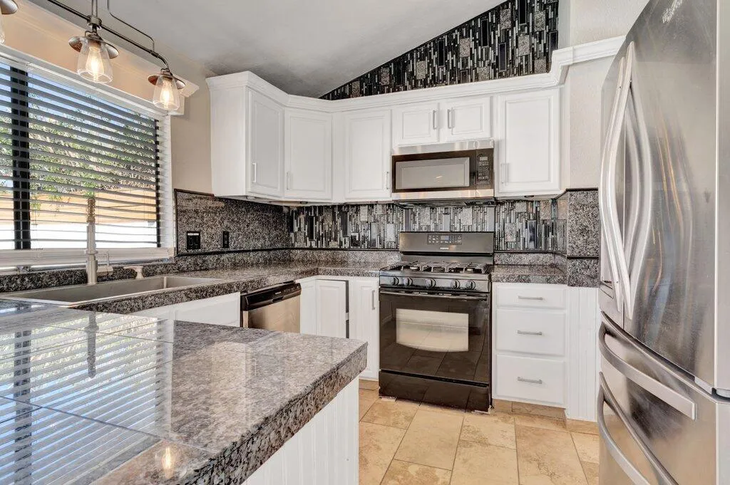 3291 N Sandspring Drive, Palm Springs, California 92262 home-pic-8