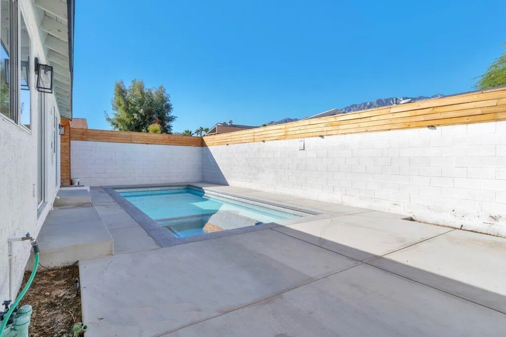 3291 N Sandspring Drive, Palm Springs, California 92262 home-pic-29