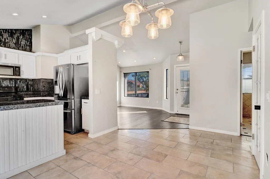 3291 N Sandspring Drive, Palm Springs, California 92262 home-pic-10