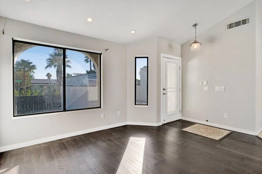 3291 N Sandspring Drive, Palm Springs, California 92262 home-pic-12
