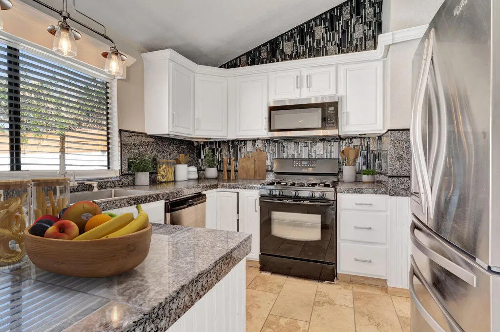 3291 N Sandspring Drive, Palm Springs, California 92262 home-pic-9