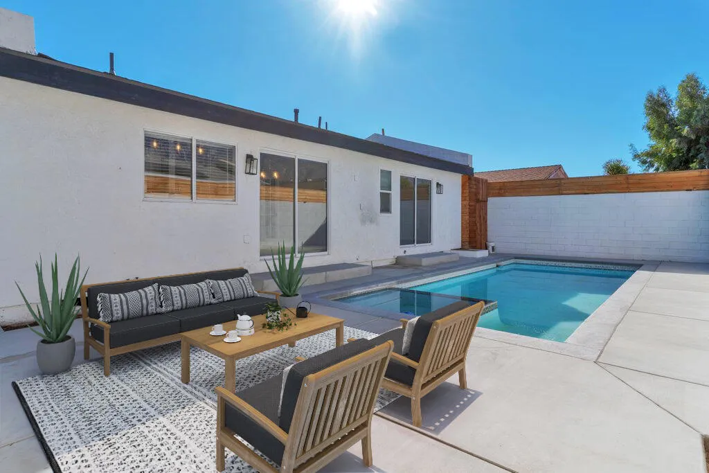 3291 N Sandspring Drive, Palm Springs, California 92262 home-pic-5